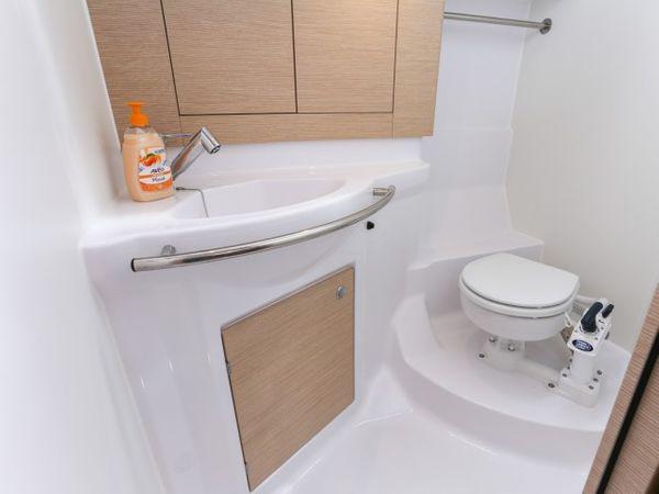 Book yachts online - sailboat - Elan 40 Impression - Allegro - rent