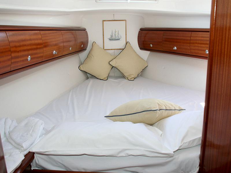 Book yachts online - sailboat - Bavaria 41 - Bebela - rent