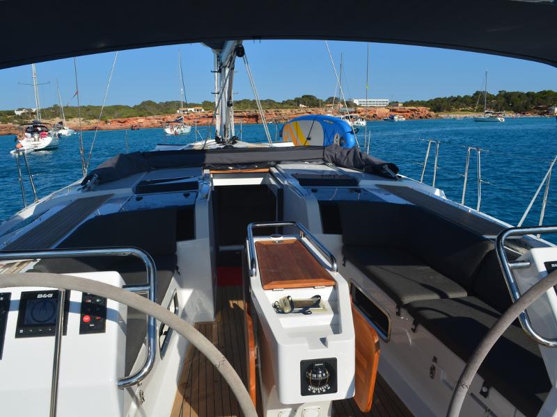 Book yachts online - sailboat - Hanse 505 - Ariel - rent