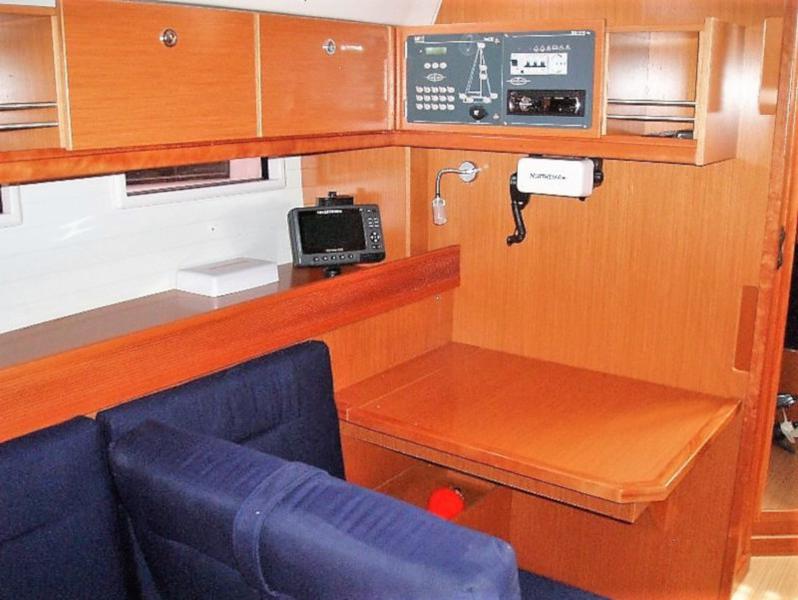 Book yachts online - sailboat - Bavaria 45 - Irida - rent