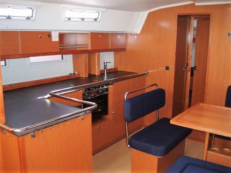 Book yachts online - sailboat - Bavaria 45 - Irida - rent