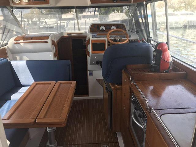 Book yachts online - motorboat - Nimbus 320 Coupe - Go Goo - rent