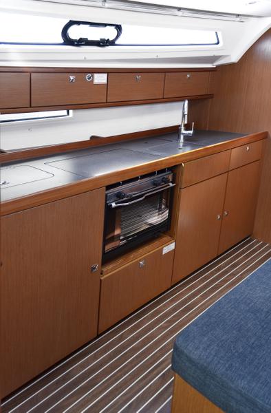 Book yachts online - sailboat - Bavaria Cruiser 41 - Gaia - rent