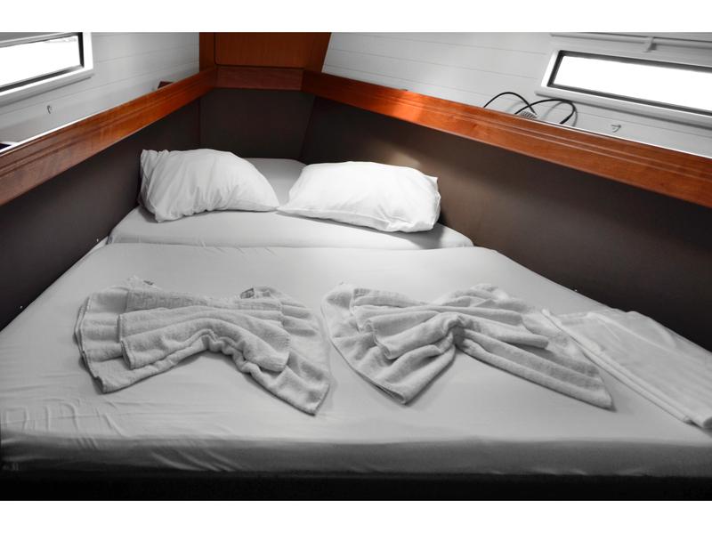 Book yachts online - sailboat - Bavaria Cruiser 41 - Gaia - rent