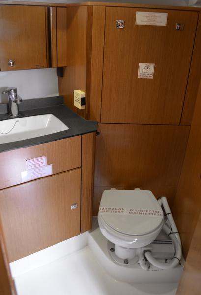 Book yachts online - sailboat - Bavaria Cruiser 41 - Gaia - rent