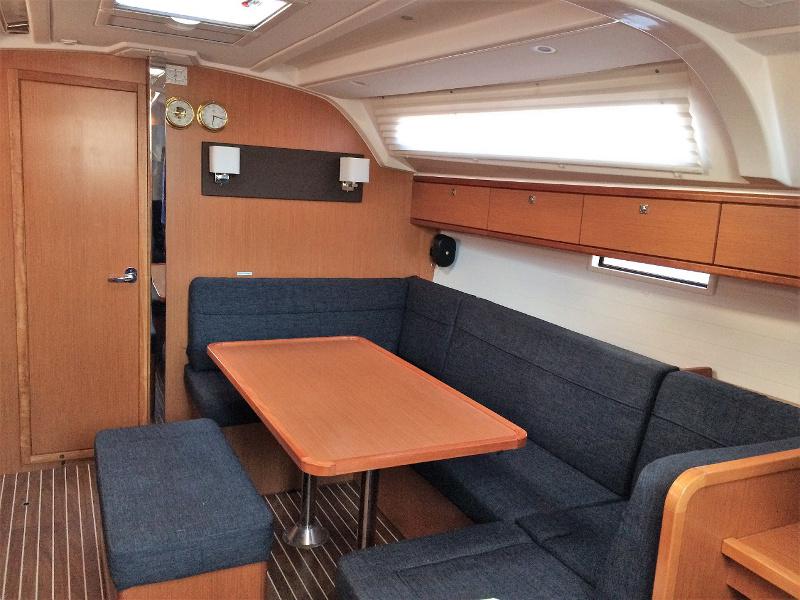 Book yachts online - sailboat - Bavaria Cruiser 41 - Gaia - rent