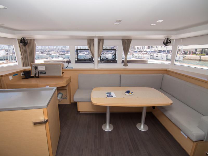 Book yachts online - catamaran - Lagoon 450 - Northern Breeze - rent