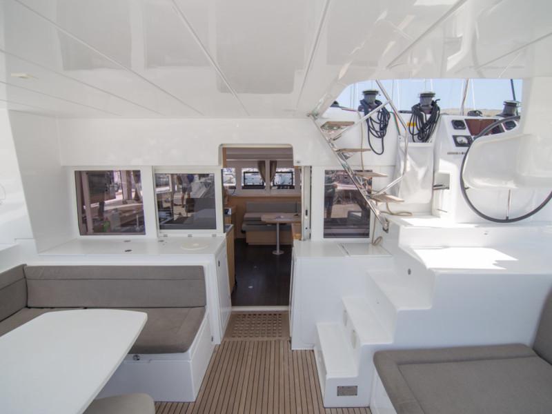 Book yachts online - catamaran - Lagoon 450 - Northern Breeze - rent