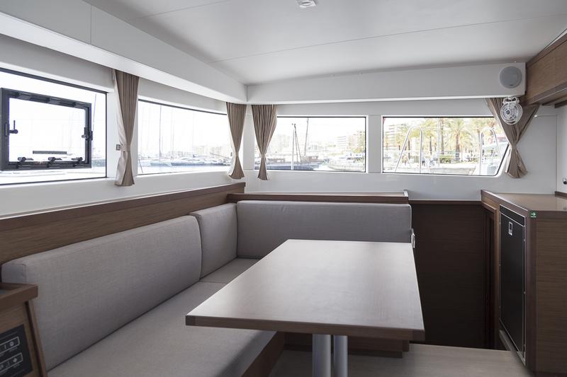 Book yachts online - catamaran - Lagoon 40 - Amalia II - rent