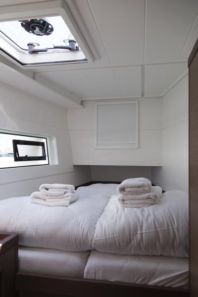 Book yachts online - catamaran - Lagoon 40 - Amalia II - rent