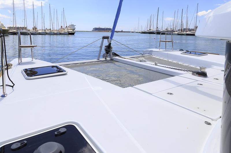 Book yachts online - catamaran - Lagoon 40 - Amalia II - rent