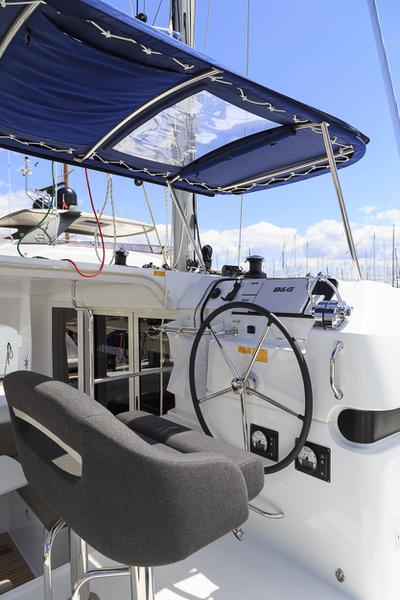 Book yachts online - catamaran - Lagoon 40 - Amalia II - rent