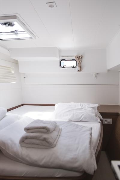 Book yachts online - catamaran - Lagoon 40 - Amalia II - rent