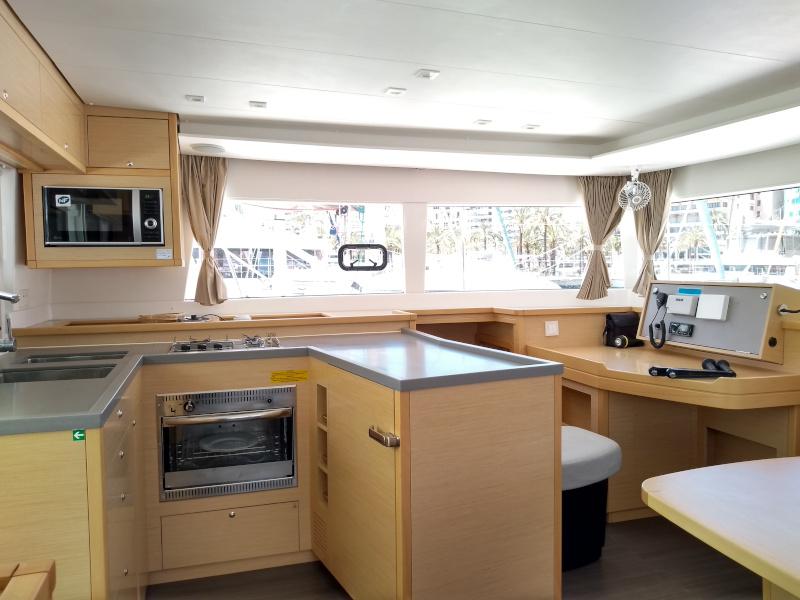 Book yachts online - catamaran - Lagoon 450 - Swedish Lady (SUNDAY TO SUNDAY) - rent