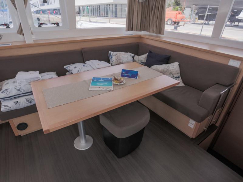 Book yachts online - catamaran - Lagoon 450 - Ariel - rent