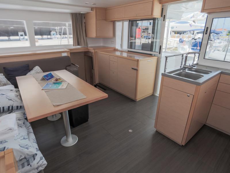 Book yachts online - catamaran - Lagoon 450 - Ariel - rent