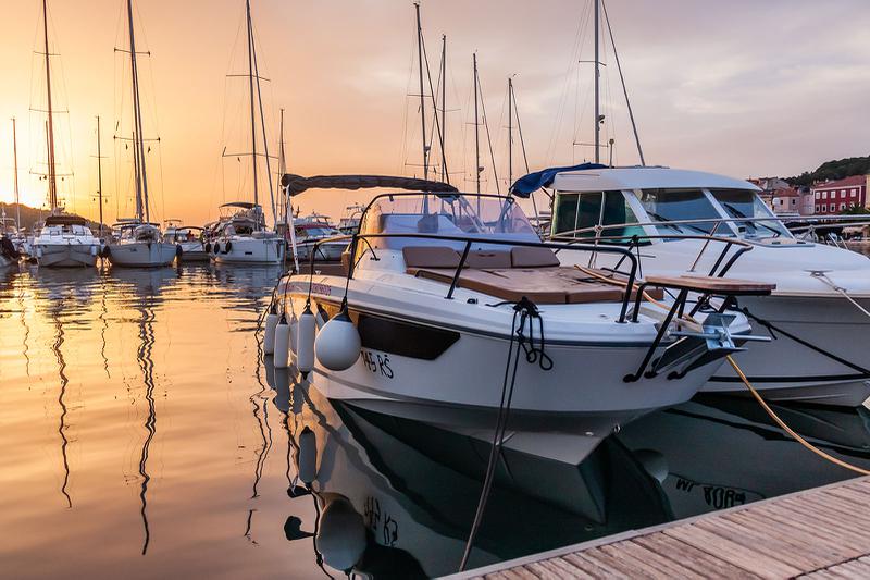 Book yachts online - motorboat - Beneteau Flyer 8 SUNdeck - LUCY - rent