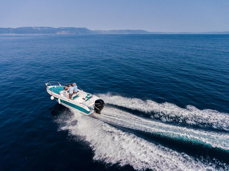 Book yachts online - motorboat - Bluline 21 Open - AQUARIUS - rent