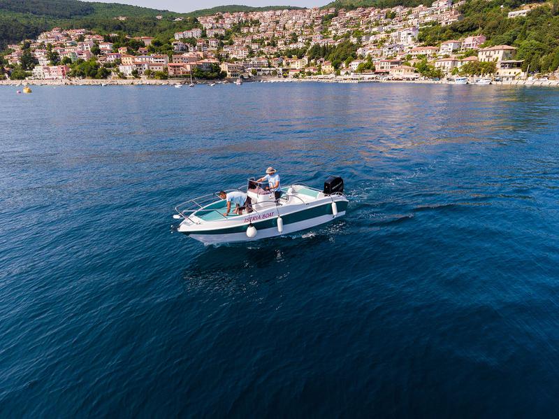 Book yachts online - motorboat - Bluline 21 Open - AQUARIUS - rent