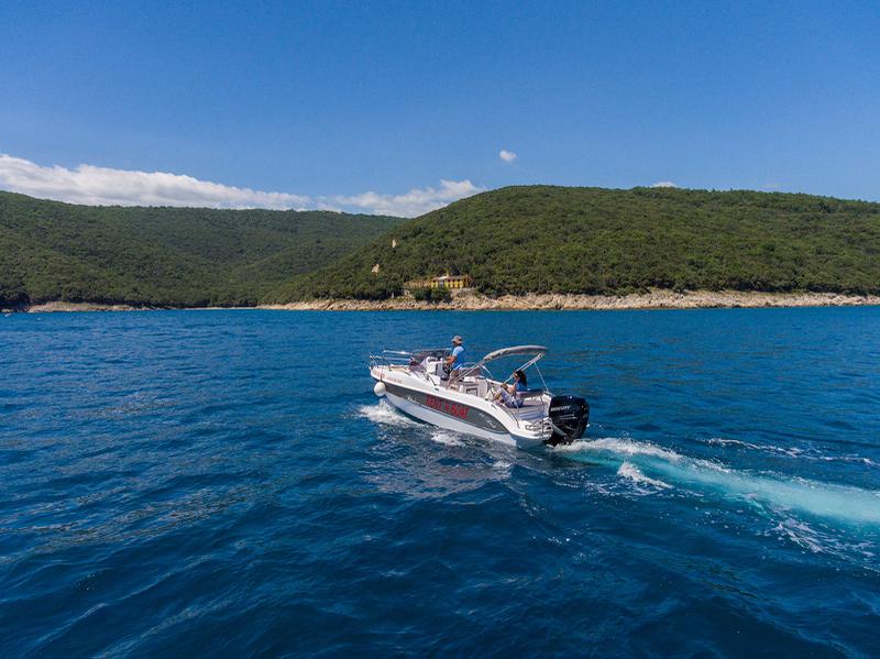 Book yachts online - motorboat - Bluline 23 Sundeck - MIRIAM - rent