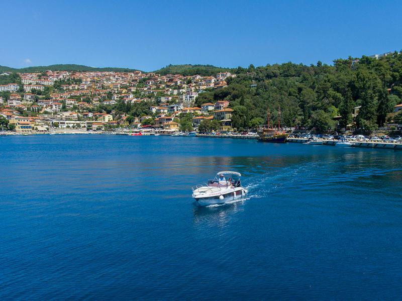 Book yachts online - motorboat - Bluline 23 Sundeck - MIRIAM - rent