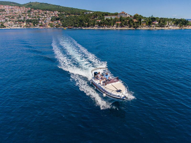 Book yachts online - motorboat - Bluline 23 Sundeck - MIRIAM - rent