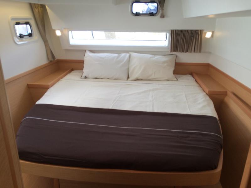 Book yachts online - catamaran - Lagoon 42 - Genista II - rent