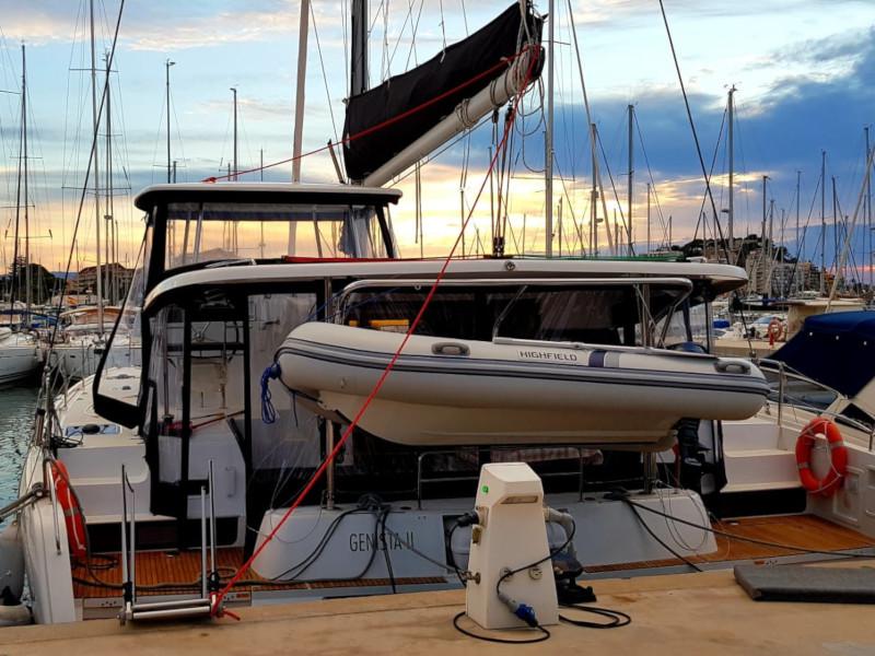 Book yachts online - catamaran - Lagoon 42 - Genista II - rent