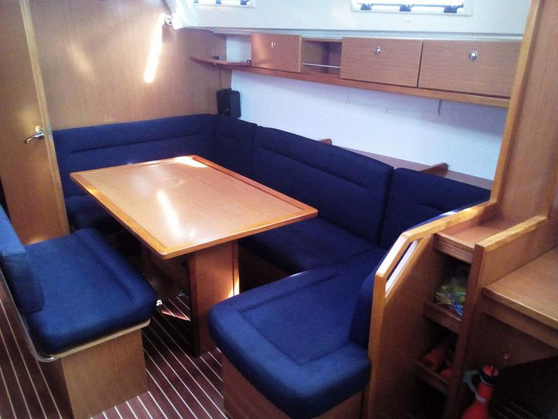 Book yachts online - sailboat - Bavaria 40 Cruiser - Ikaros - rent