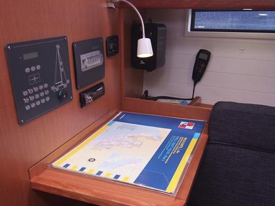 Book yachts online - sailboat - Bavaria Cruiser 37 - MAESTRAL - rent