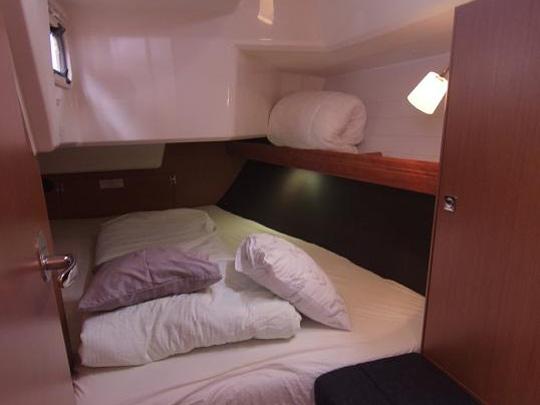 Book yachts online - sailboat - Bavaria Cruiser 37 - MAESTRAL - rent