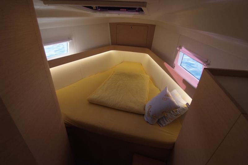 Book yachts online - sailboat - Elan 45 Impression - KAMINARI  - rent