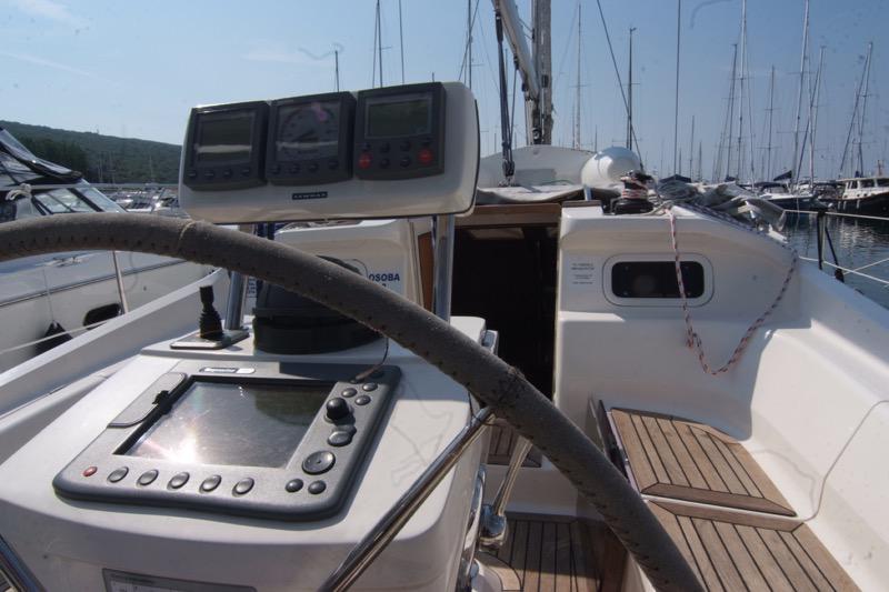 Book yachts online - sailboat - Elan 384 Impression - ALHAMBRA - rent
