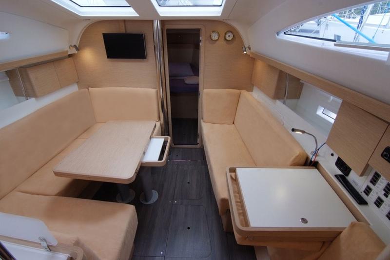 Book yachts online - sailboat - Elan 40 Impression - DESIDERIA - rent