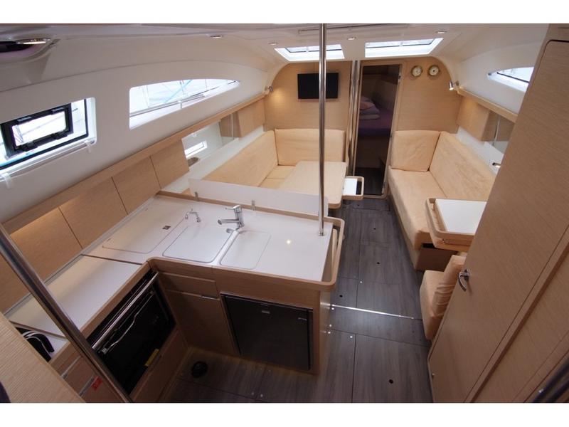 Book yachts online - sailboat - Elan 40 Impression - DESIDERIA - rent