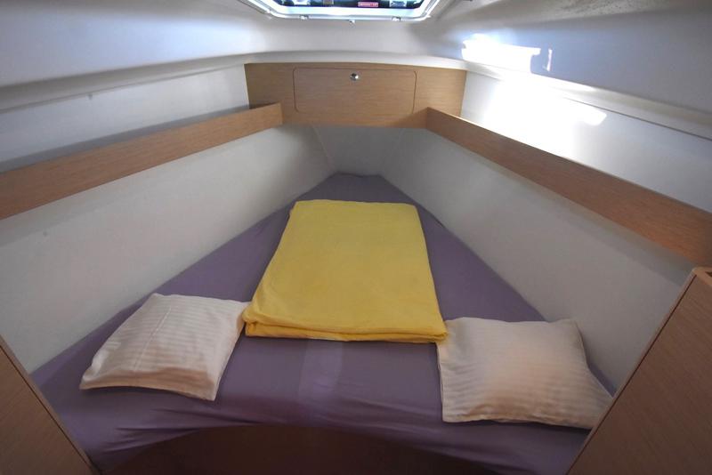 Book yachts online - sailboat - Elan 35 Impression - ARASHI - rent