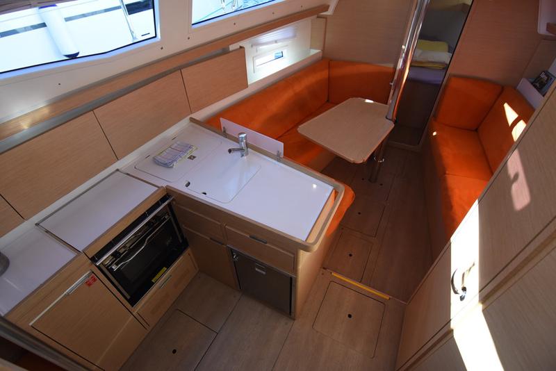 Book yachts online - sailboat - Elan 35 Impression - ARASHI - rent