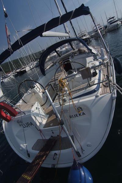 Book yachts online - sailboat - Bavaria 42 Cruiser - LUPA - rent