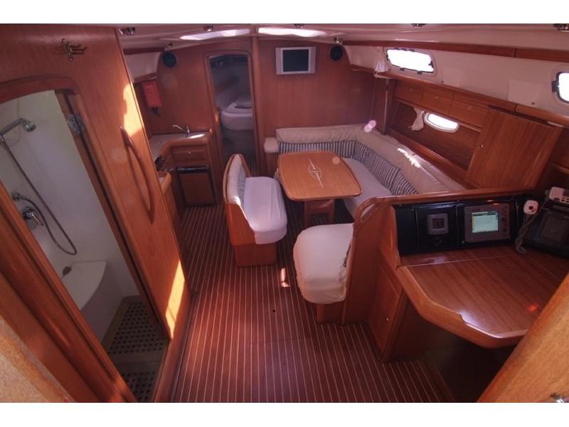 Book yachts online - sailboat - Bavaria 42 Cruiser - LUPA - rent