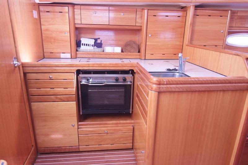 Book yachts online - sailboat - Bavaria 37 Cruiser - JANA - rent