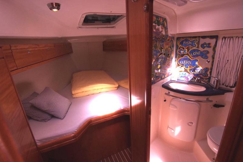 Book yachts online - sailboat - Bavaria 37 Cruiser - JANA - rent