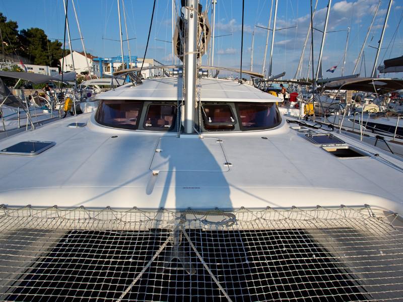 Book yachts online - catamaran - Athena 38 (4+2 cab) - SWAN - rent