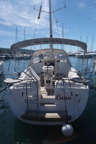 Book yachts online - sailboat - Elan 344 - LUNA  - rent