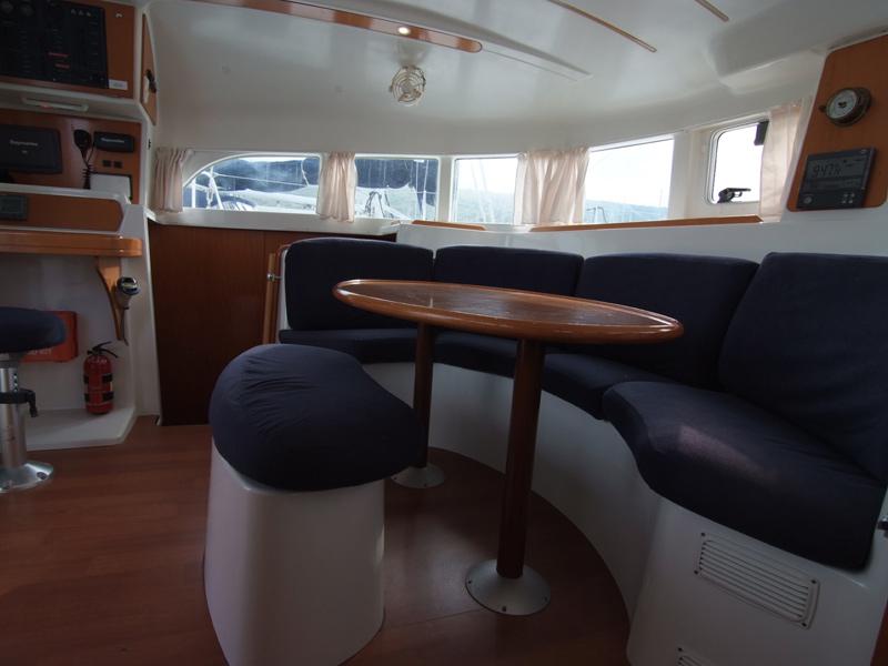 Book yachts online - catamaran - Lagoon 380 S2 (4+2 cab) - RELAX - rent