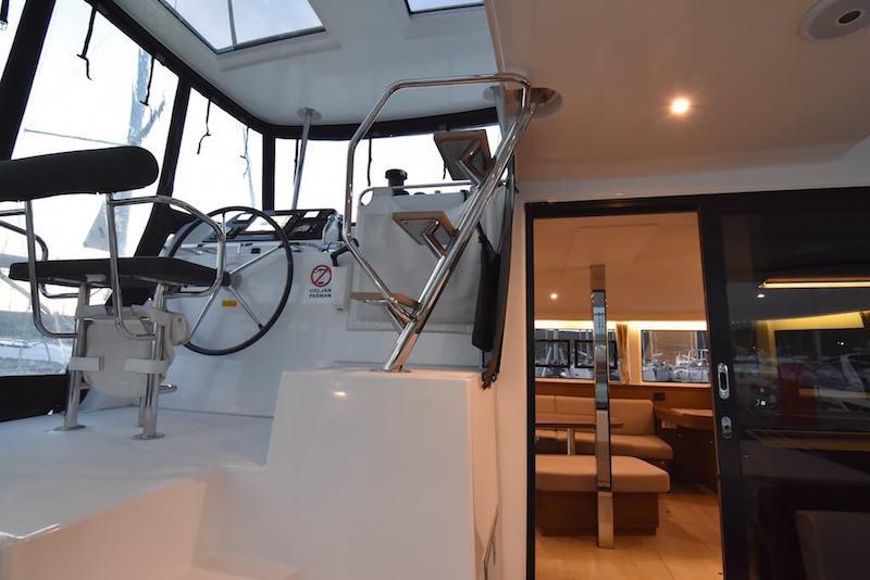 Book yachts online - catamaran - Lagoon 42 - LOLINA - rent