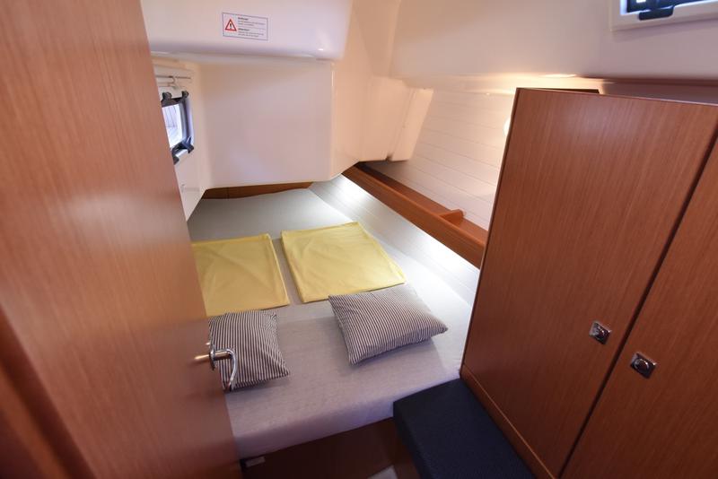 Book yachts online - sailboat - Bavaria Cruiser 34 - TALASSA - rent