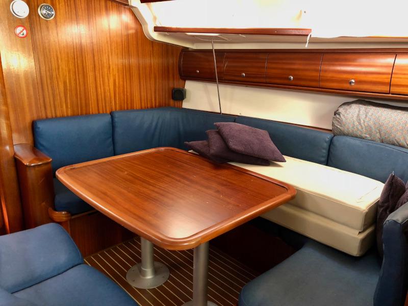 Book yachts online - sailboat - Bavaria 44 - Mind the Step - rent