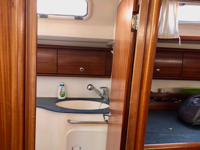 Book yachts online - sailboat - Bavaria 44 - Mind the Step - rent