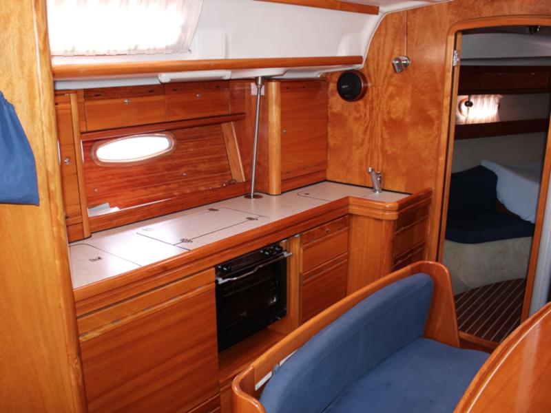 Book yachts online - sailboat - Bavaria 46 Cruiser - Thetis - rent