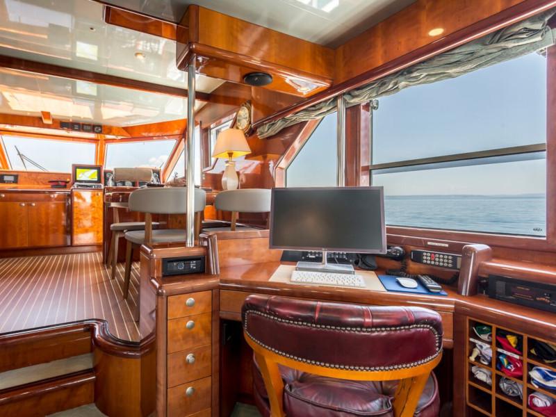 Book yachts online - motorboat - Moonen 65 - Petar - rent